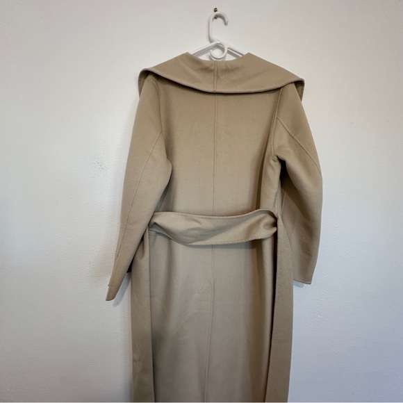 Toteme Robe Coat - Picture 10 of 14